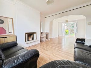 Lounge- click for photo gallery